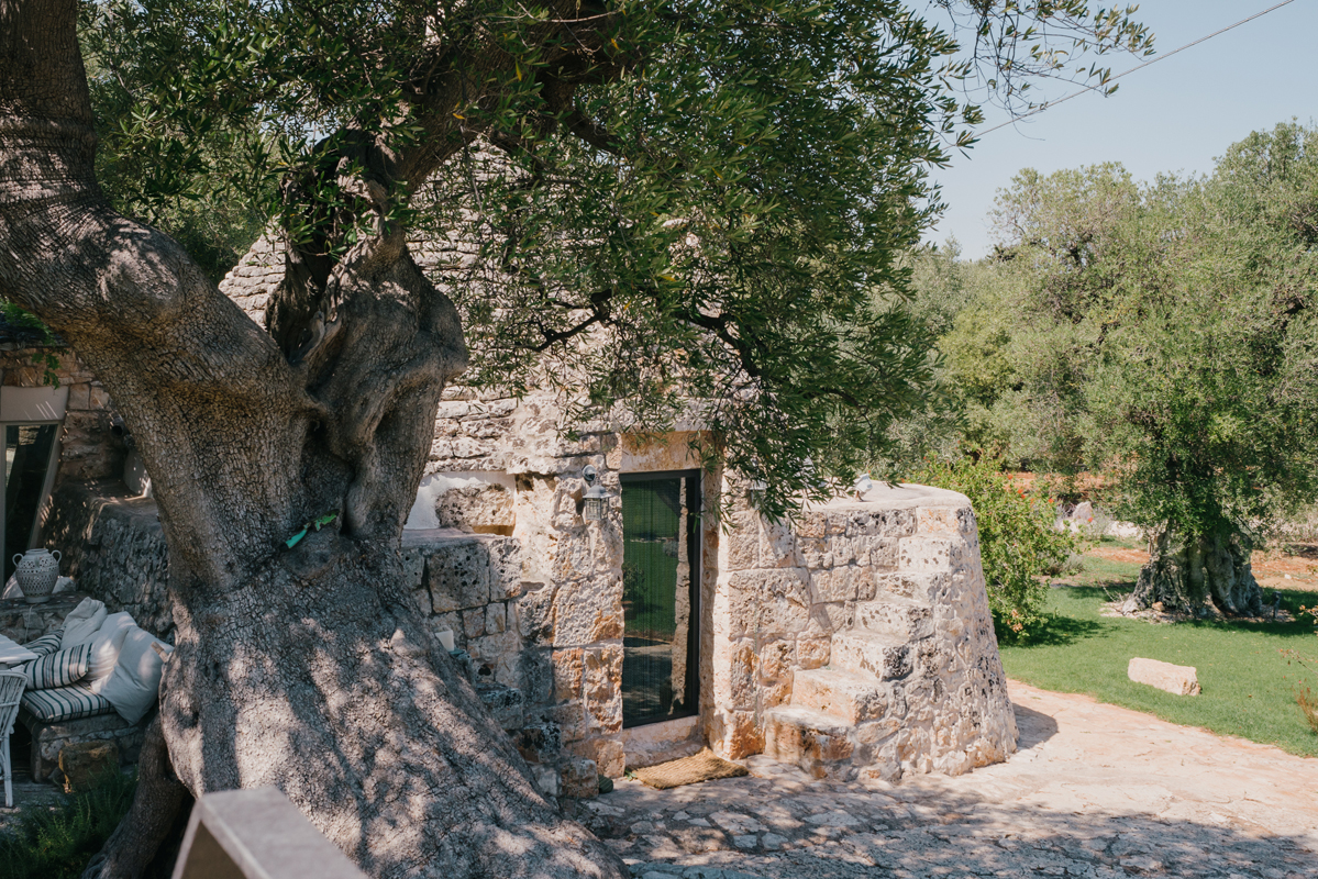 Trullo DC esterni luce ombra pietra arredo interior design architettura Ostuni - Studio archRodio