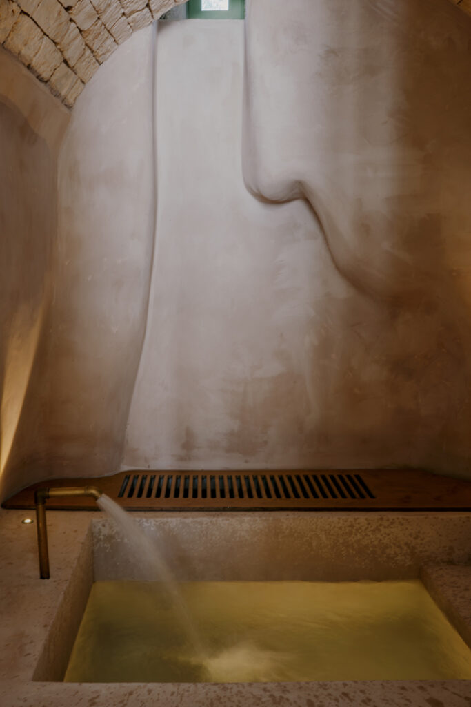 Villa HA dettaglio acqua luci luce spa legno resina architettura interior design Ostuni - Studio archRodio