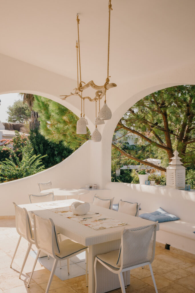 Villa M pranzo veranda ombra interior design Rosa Marina Ostuni - Studio archRodio