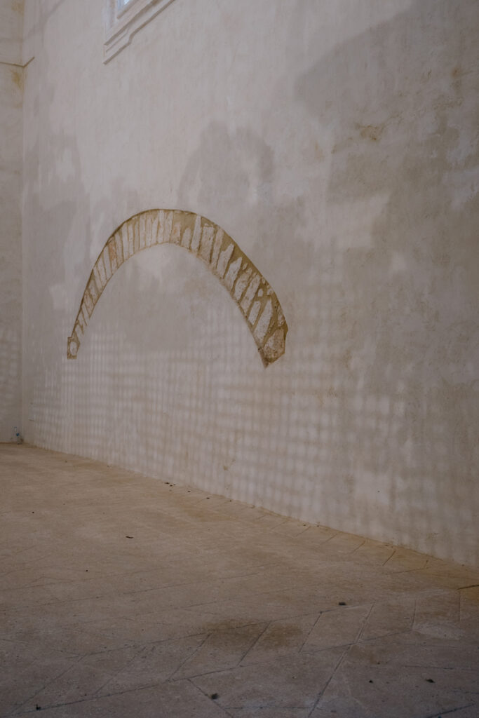 Museo delle civiltà preclassiche luce ombra archi sala interior design Ostuni - Studio archRodio
