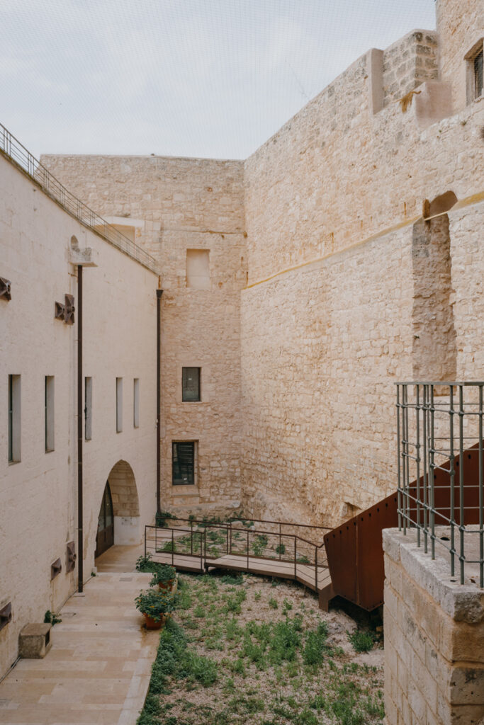 Museo delle civiltà preclassiche corte scala corten pietra interior design Ostuni - Studio archRodio