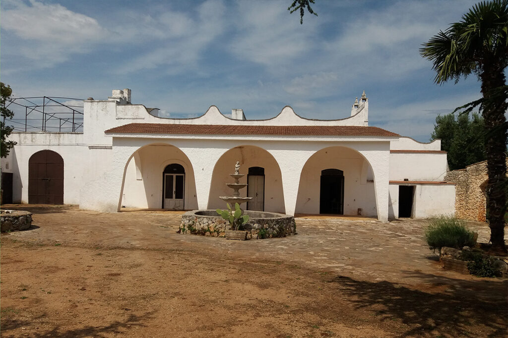 Masseria Cantrapa prospetto pre lavori interior design Ostuni - Studio archRodio