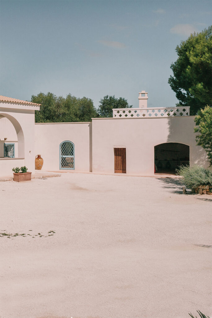 Masseria Cantrapa prospetto post lavori interior design Ostuni - Studio archRodio