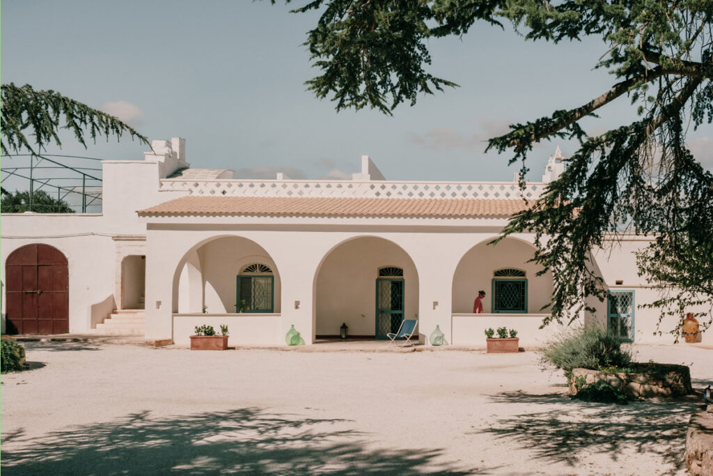 Masseria Cantrapa prospetto post lavori interior design Ostuni - Studio archRodio