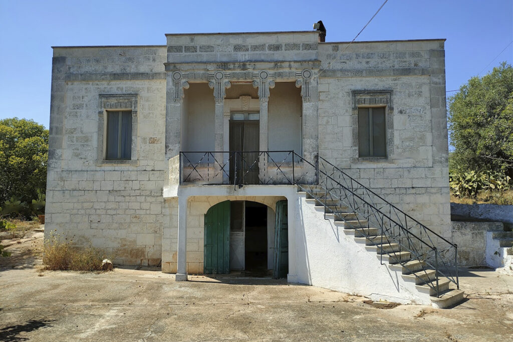 Villa HA facciata pre lavori Ostuni - Studio archRodio